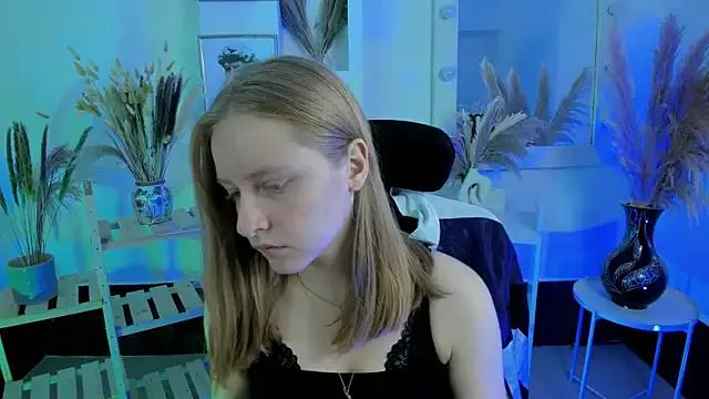 LuunaWiinters from StripChat