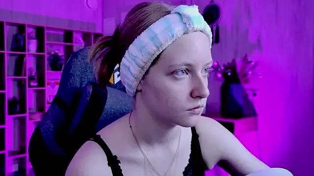 LuunaWiinters from StripChat