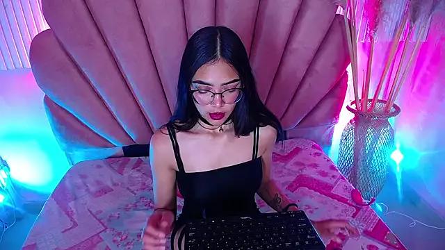 Lyly_Lovely_ from StripChat is Freechat