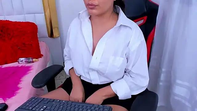Check out our webcam shows gallery and message on a personal level with our sweet squirt cams hosts, showing off their natural physiques and sex toys.