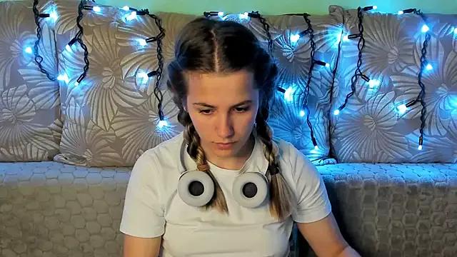 Photos of MaggieCake from StripChat is Freechat