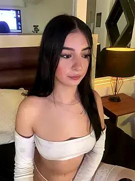 MagieeThomson from StripChat is Freechat