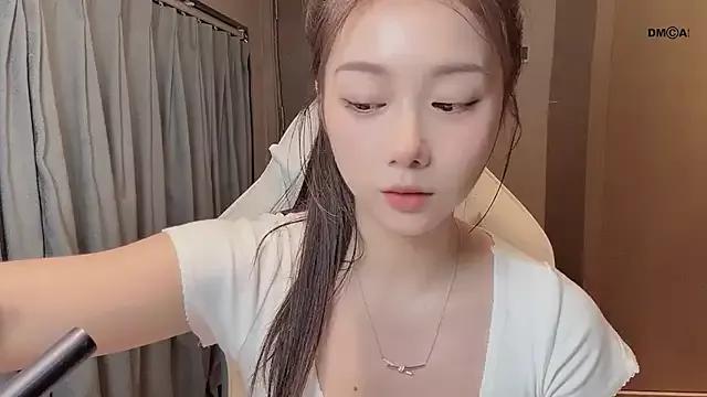 Makinghappymyself_ from StripChat is Freechat