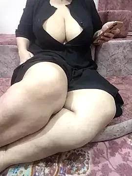Mama_Queen_ from StripChat is Freechat