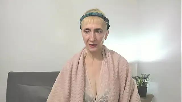 MargaretMilf69 from StripChat is Freechat