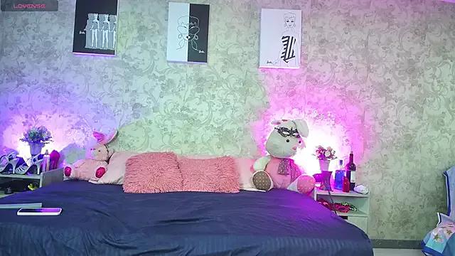 Check out our webcam shows gallery and message on a personal level with our sweet squirt cams hosts, showing off their natural physiques and sex toys.