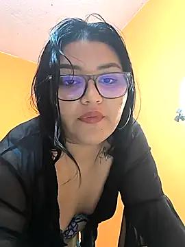 Mariana_bebe from StripChat is Freechat