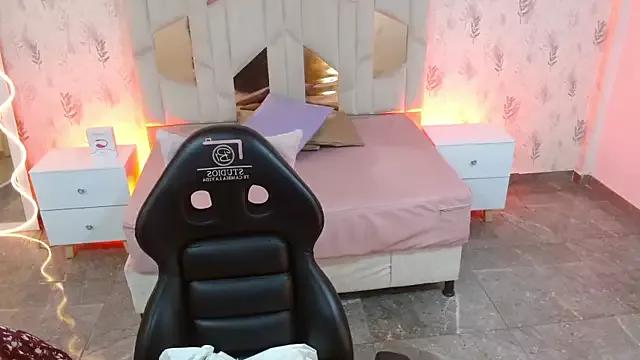 MARIANA_TAY1 from StripChat is Freechat