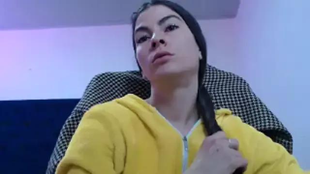 MARIELSINS_1111 from StripChat is Freechat