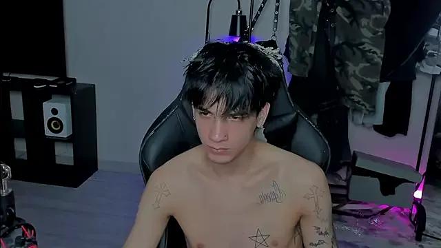 MarkBrowniii from StripChat is Freechat