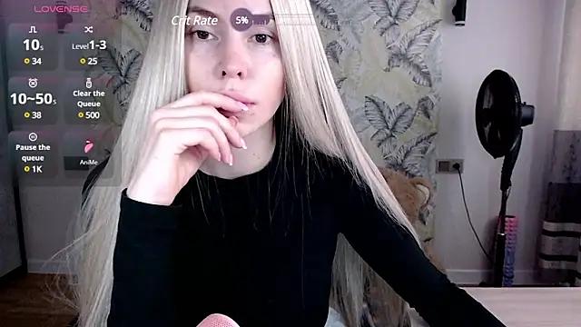 Marmalade_Fox from StripChat