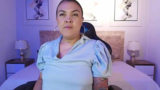 Check out our webcam shows gallery and message on a personal level with our sweet squirt cams hosts, showing off their natural physiques and sex toys.