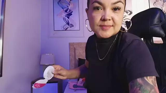 martina_vegaa_ from StripChat is Freechat