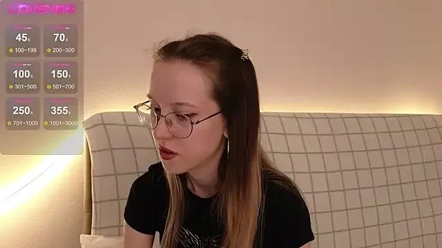 MaryBliss from StripChat is Freechat