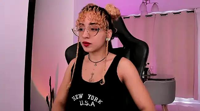 Check out our webcam shows gallery and message on a personal level with our sweet squirt cams hosts, showing off their natural physiques and sex toys.