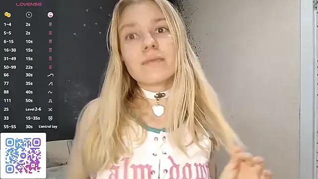 MaryjaneSpider from StripChat is Freechat