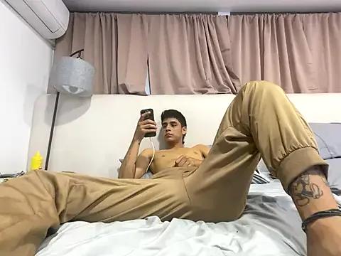 Max_TheHorseDick from StripChat is Freechat