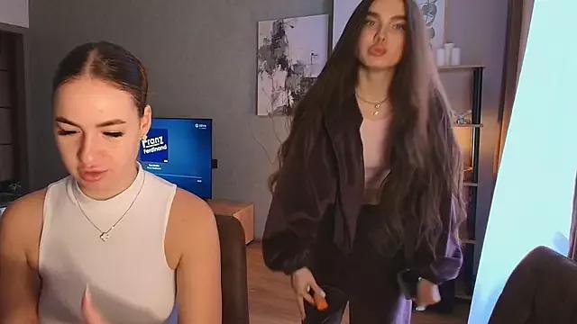 MayaGlow from StripChat is Freechat