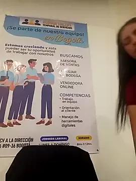 Photos of MAYE__13 from StripChat is Freechat