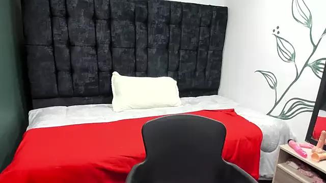 Check out our webcam shows gallery and message on a personal level with our sweet squirt cams hosts, showing off their natural physiques and sex toys.