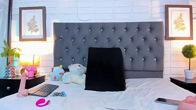 Megan_Voss from StripChat is Freechat