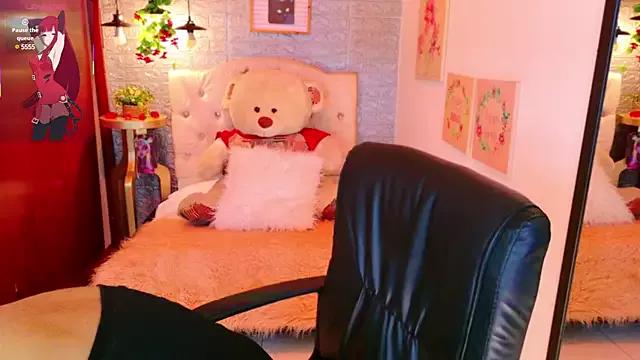 Check out our webcam shows gallery and message on a personal level with our sweet squirt cams hosts, showing off their natural physiques and sex toys.