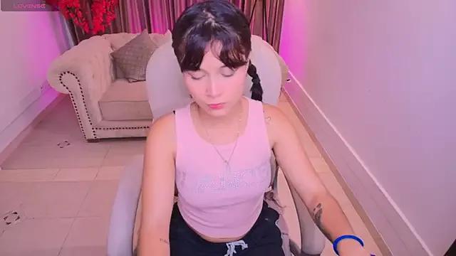Check out our webcam shows gallery and message on a personal level with our sweet squirt cams hosts, showing off their natural physiques and sex toys.