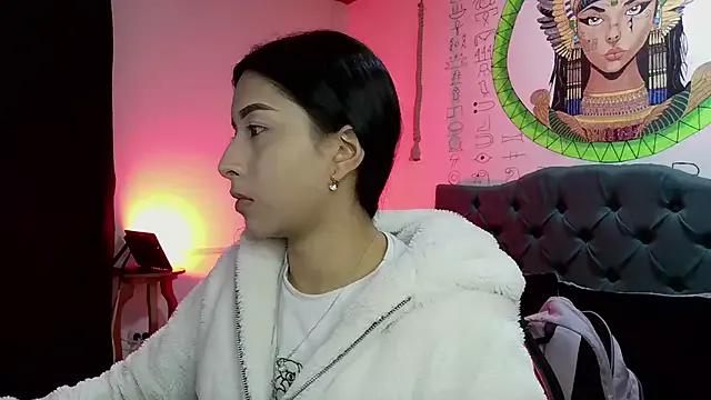 melissa__dolce from StripChat is Freechat