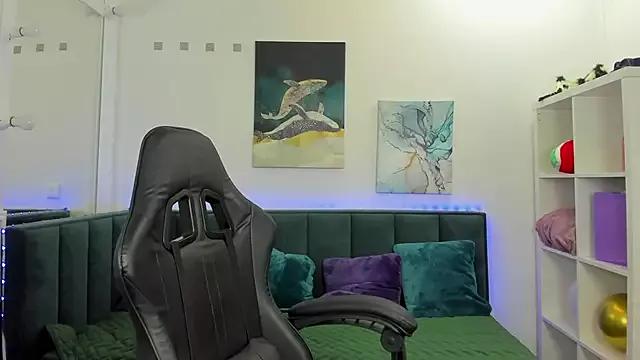 Check out our webcam shows gallery and message on a personal level with our sweet squirt cams hosts, showing off their natural physiques and sex toys.