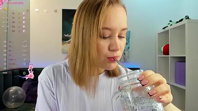 Melissa_new22 from StripChat is Freechat