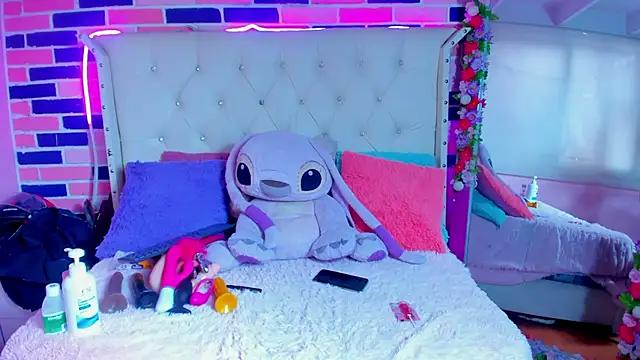 Check out our webcam shows gallery and message on a personal level with our sweet squirt cams hosts, showing off their natural physiques and sex toys.