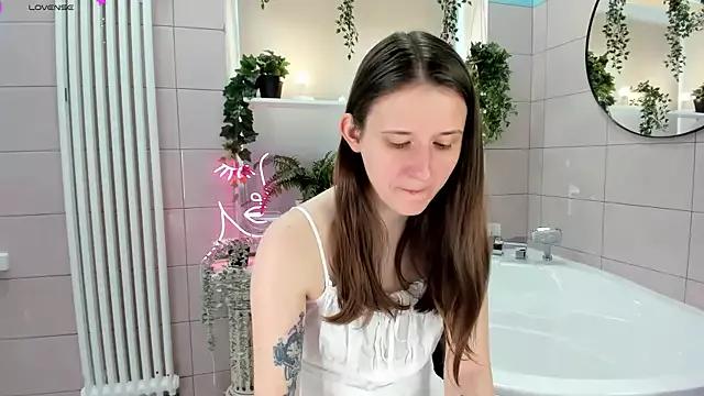 Melly_Shally from StripChat is Freechat