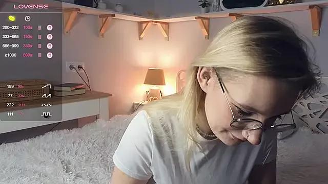 melody_pound from StripChat is Freechat