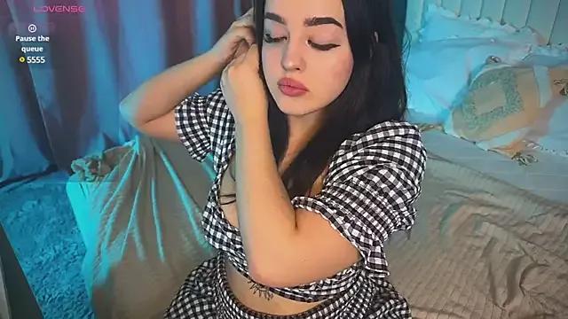 Meowrora from StripChat is Freechat