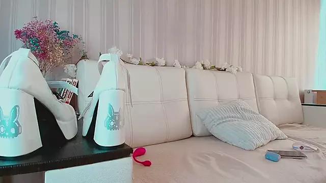 Check out our webcam shows gallery and message on a personal level with our sweet squirt cams hosts, showing off their natural physiques and sex toys.