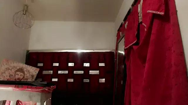 merlinacandy from StripChat is Freechat