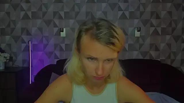 MeryMidnight from StripChat is Freechat
