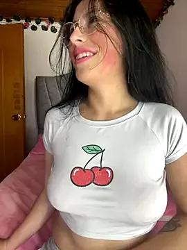 Mia_salinass from StripChat is Freechat