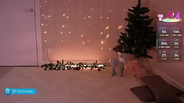 Miablueye from StripChat is Freechat