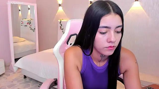 Check out our webcam shows gallery and message on a personal level with our sweet squirt cams hosts, showing off their natural physiques and sex toys.