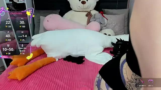 MiaKarlos from StripChat is Freechat