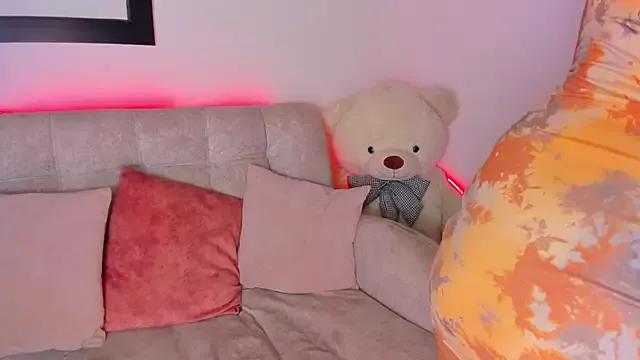 MIaloveone_ from StripChat is Freechat