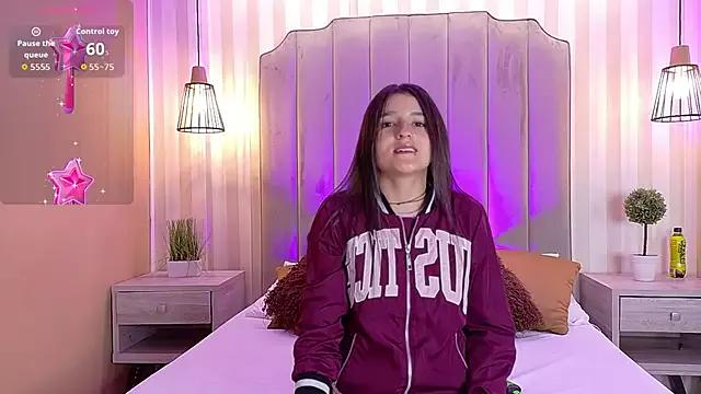 MiaTaylorSweet from StripChat is Freechat