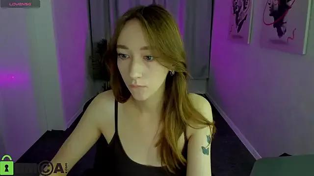 Miche1le_Allenne from StripChat is Freechat