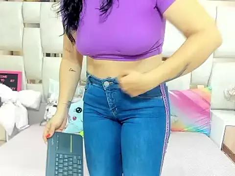 Check out our webcam shows gallery and message on a personal level with our sweet squirt cams hosts, showing off their natural physiques and sex toys.