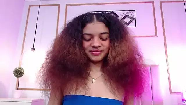MichelleLebron from StripChat is Freechat