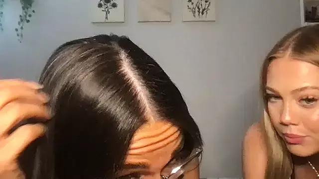 MichelleXClarice from StripChat is Freechat