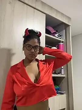miiabrown18 from StripChat is Freechat