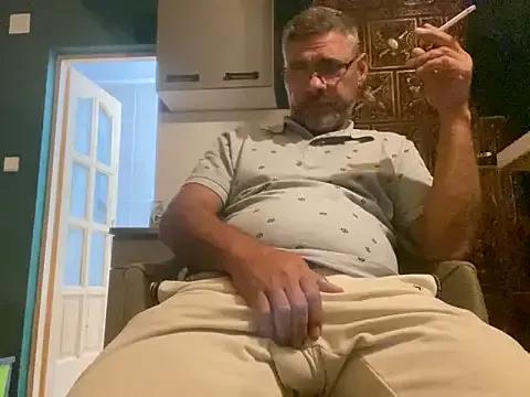 Mikemike19m from StripChat is Freechat