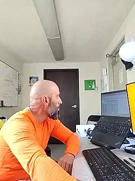 mikeystrong from StripChat is Freechat